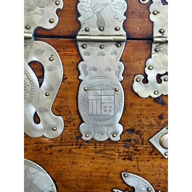 Antique Korean Wedding Bandaji Chest For Sale - Image 4 of 18