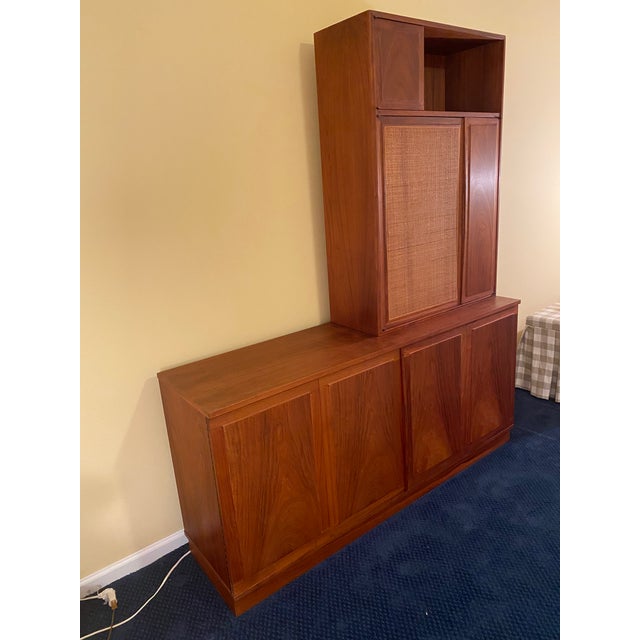 Made by the Founders Furniture Company, this versatile piece is not only beautiful but practical as it is useful anywhere...