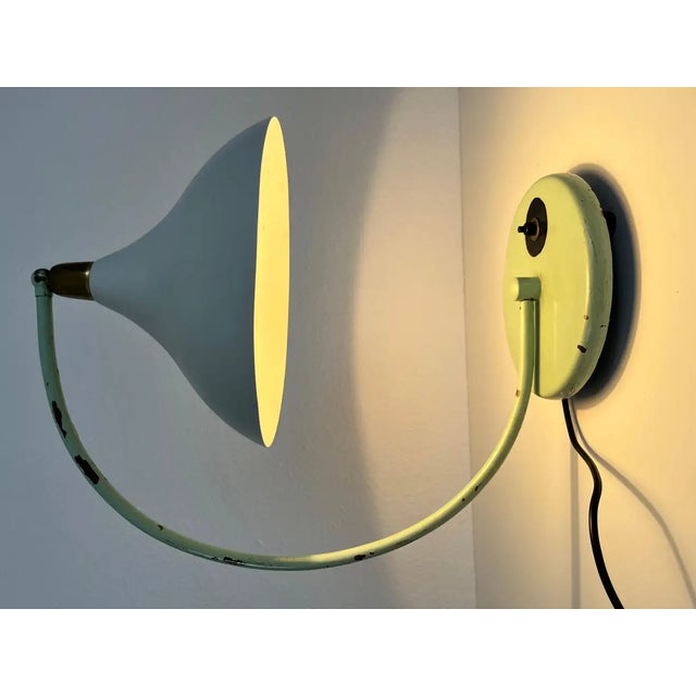 Mid-Century Modern Italian Green Metal Table Lamp, 1960s, Italy For Sale - Image 3 of 12