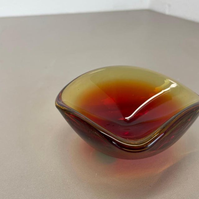 Murano Glass Red Yellow Bowl Element Shell Ashtray Seguso Murano, Italy, 1970s For Sale - Image 4 of 17