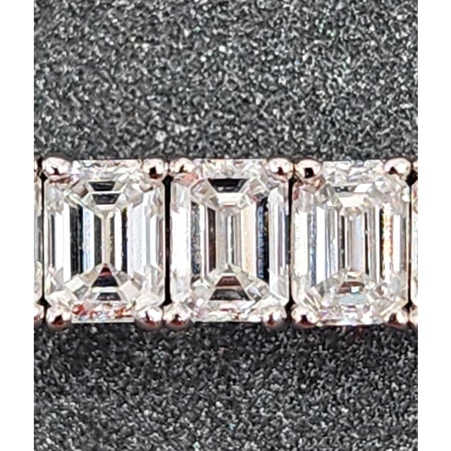 7.65 Ct Emerald Cut Diamond Tennis Bracelet For Sale - Image 4 of 8