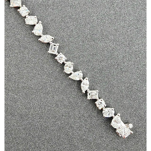 Early 21st Century 6.38 Ct Mixed Shape Diamond Tennis Bracelet For Sale - Image 5 of 8