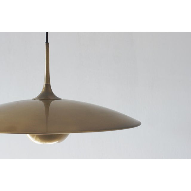 Mid-Century Modern Onos 55 Counterbalance Pendant Lamp in Brass by Florian Schulz For Sale - Image 3 of 6