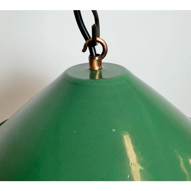 Mid-Century Modern Industrial Green Enamel Factory Pendant Lamp, 1950s For Sale - Image 3 of 16