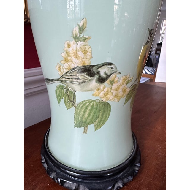 1960s English Hand Rendered Decalcomania Regency Style Table Lamp With Birds and Butterflies For Sale In Savannah - Image 6 of 11
