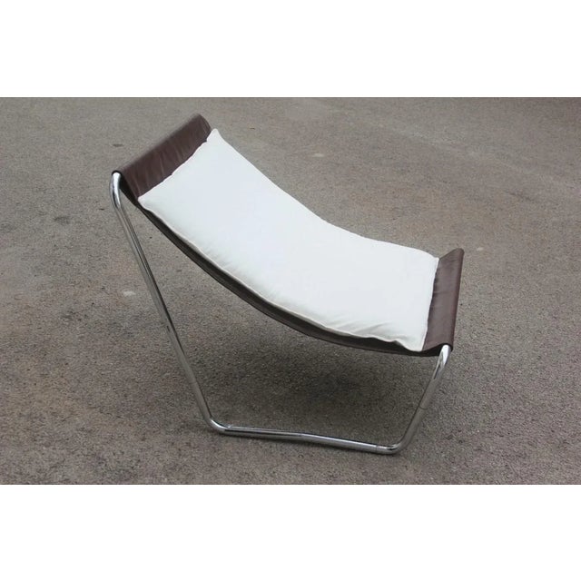 - Italian minimalist armchair from the 1970s - Very linear and modernist shape and design - Made of chromed metal, eco-...