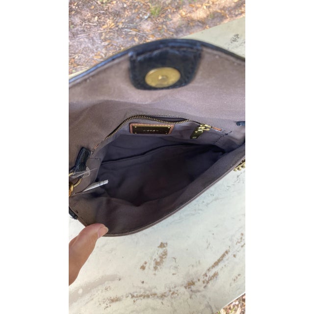 1990s Pebbled Black Leather & Brass Chain Purse For Sale - Image 5 of 11