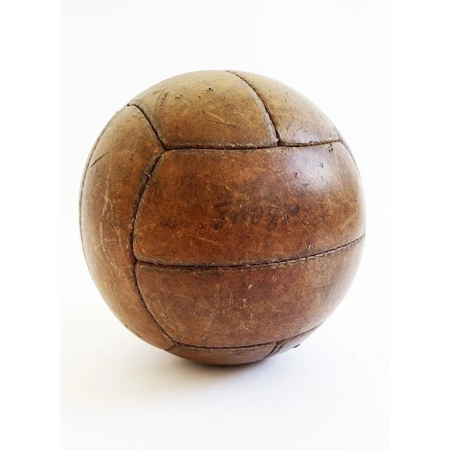 Lovely antique leather sports ball for lifting with a beautiful patina. Light signs of wear. Highly decorative. Very...