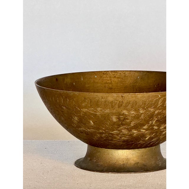 Vintage Brass Bowl with Flower Etching Detail, 7.5 dia x 3.5 h. Great patina and pedestal detail. Perfect for small fruit...