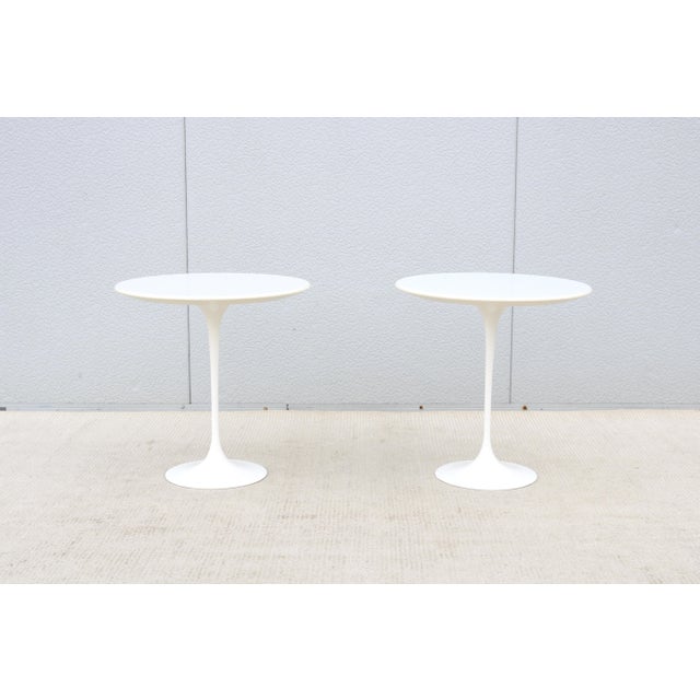 Mid-Century Modern Mid-Century Modern Knoll Eero Saarinen 20" Round White Tulip Side Tables, a Pair For Sale - Image 3 of 18