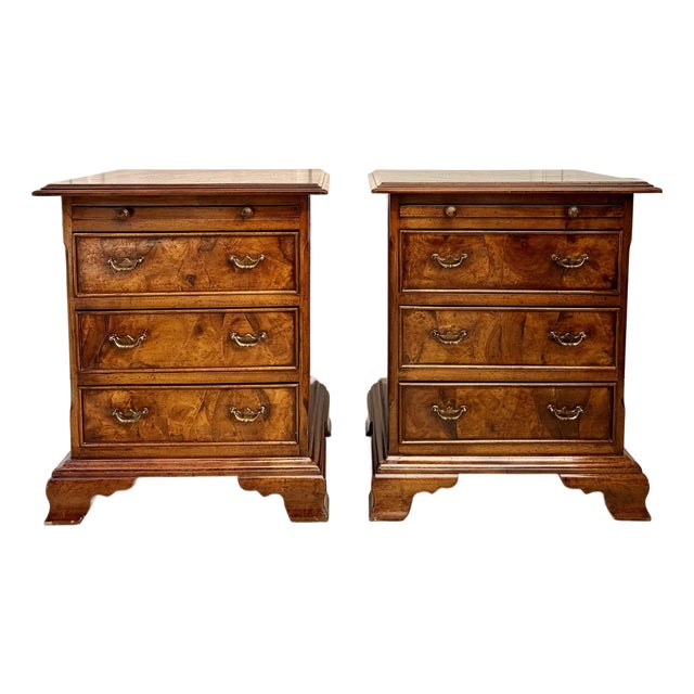 Pair of Mid-Century Georgian Revival Burr Walnut Bachelor's Chests Nightstands For Sale