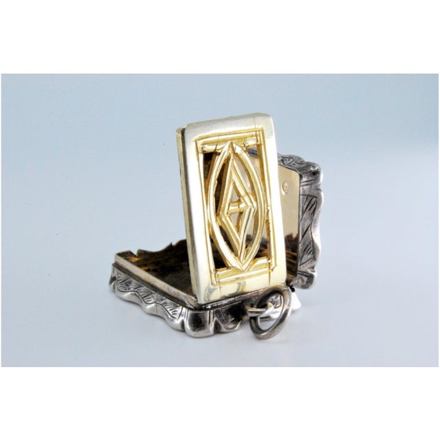 Victorian Silver and Gold Vinaigrette Box with Geometric Engravings For Sale - Image 5 of 11