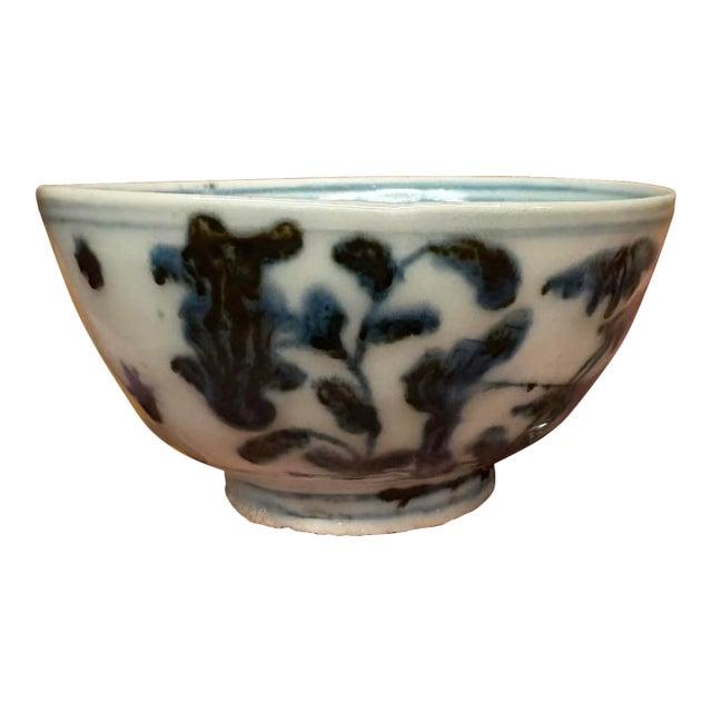 Qing Dynasty Antique Chinese Blue and White Porcelain Tea Bowl For Sale