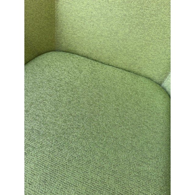 2010s Keilhauer Cahoots Swivel Lounge Chairs – Pair – Lime Green For Sale - Image 5 of 6