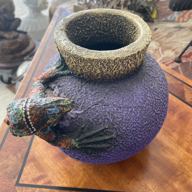 1990s Vintage Mexican Pottery Iguana Lizard Figural Vase For Sale - Image 5 of 9