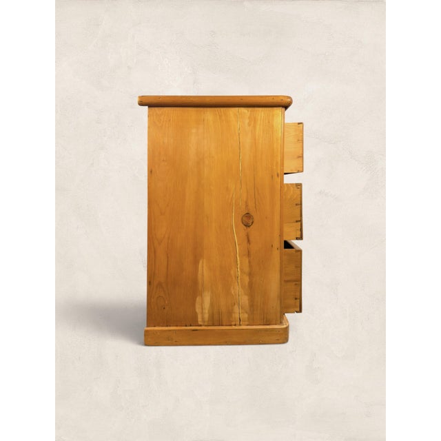 Early 20th Century Antique English Pine Chest of Drawers For Sale In Tampa - Image 6 of 10