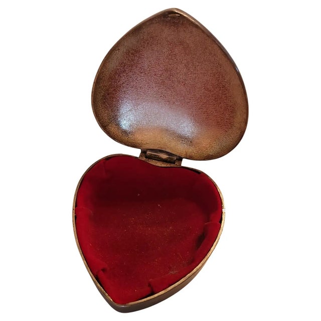 1960s Vintage Silver and Red Velvet Heart Trinket Jewelry Box For Sale - Image 5 of 7