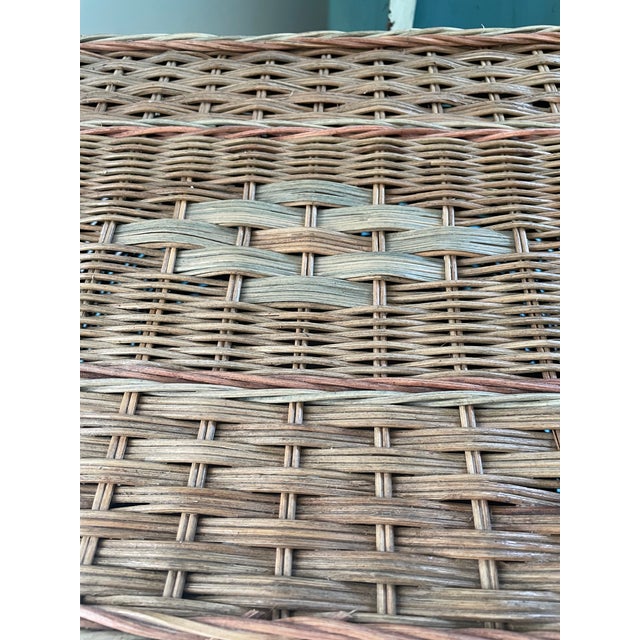 Premium Antique: 1920s Woven Wicker Picnic Trunk – Adirondack Great Camp / Heywood-Wakefield Style For Sale - Image 10 of 11