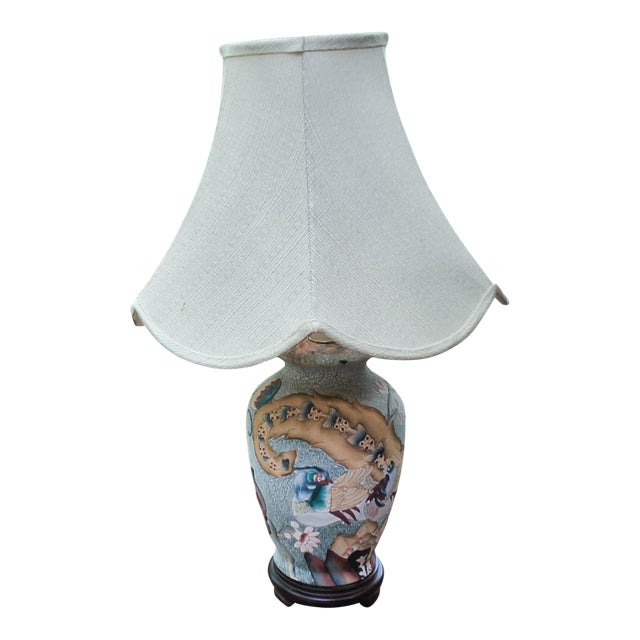 Vintage Frederick Cooper Table Lamp Features a Chinoiserie Bird Design For Sale