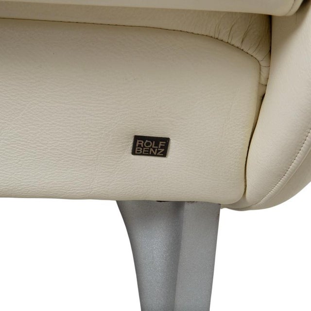 Leather Two-Seater Cream White Manual Function 1600 Sofa from Rolf Benz For Sale - Image 11 of 15