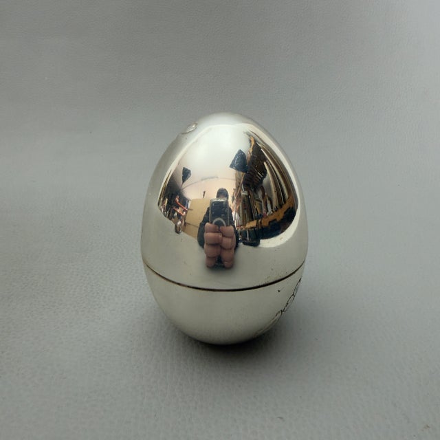 800 Silver Egg Engraved Jewelry Container For Sale - Image 4 of 11