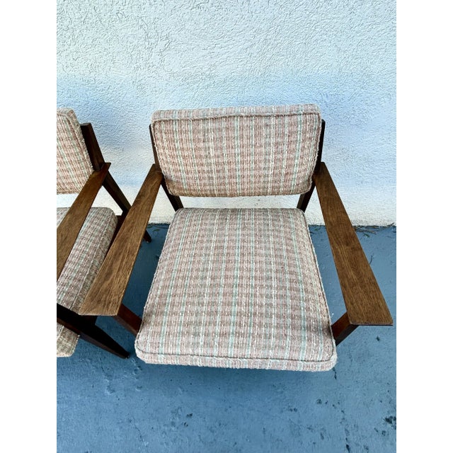 Vintage Pair of Mid-Century Modern Lounge Chairs by Stow & Davis For Sale In Charlotte - Image 6 of 7