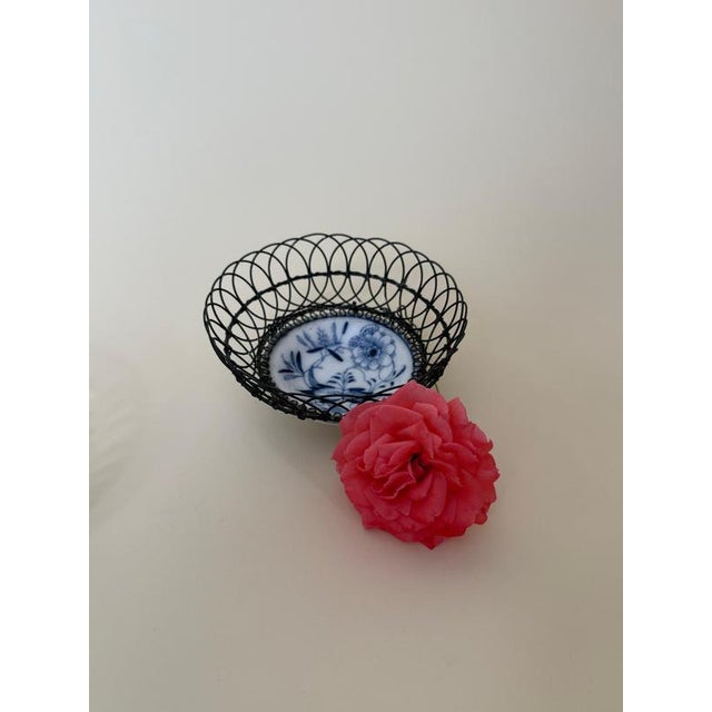19th Century Porcelain Wire Bowls attributed to Meissen, Germany, Set of 3 For Sale - Image 11 of 16