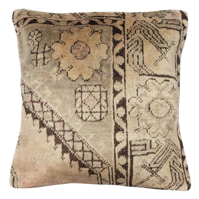 Traditional 20"x20" SET OF 2 - Handknotted Rug Cushion Covers. A pair of Lace Pillow Covers For Sale - Image 3 of 4