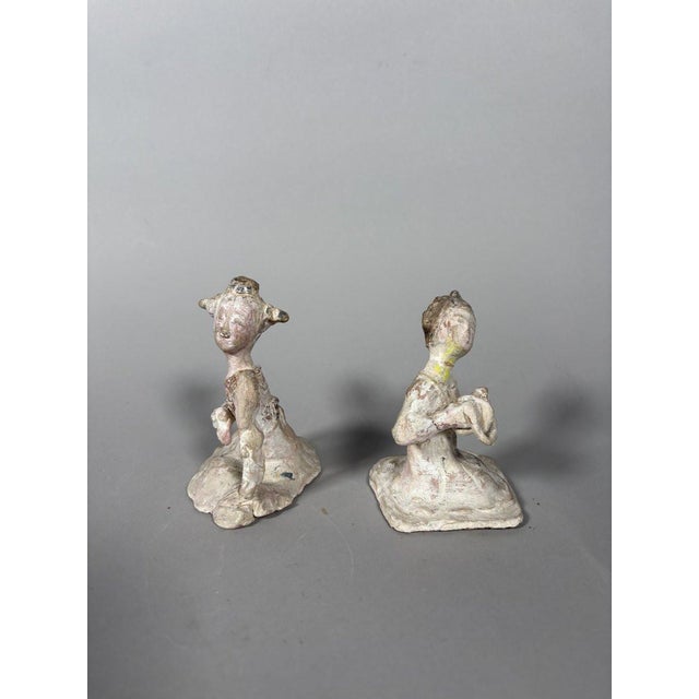 Pair of Mingqi sculptures of dancers, China, Tang Dynasty (618-907) For Sale - Image 4 of 5