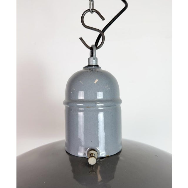 Mid-Century Modern Industrial Grey Enamel Factory Pendant Lamp, 1960s For Sale - Image 3 of 18