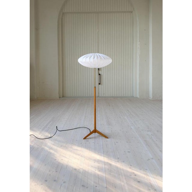 Mid-Century Birch Wood and Brass Floor Lamp from Bergboms, Sweden, 1960s For Sale - Image 3 of 12