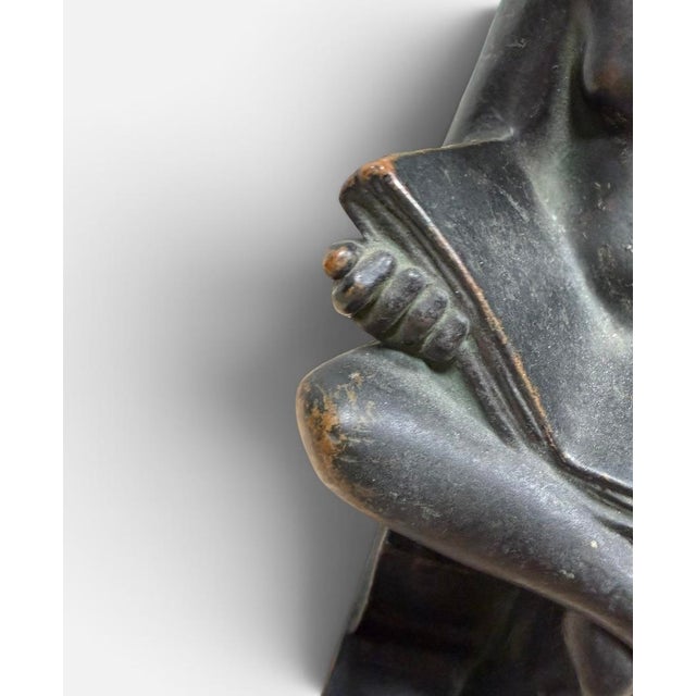 Bronze Antique 1920s Art Deco Pompeian Bronze Co. "The Scholar" Bookends – Pair, Model No. 141 For Sale - Image 8 of 11