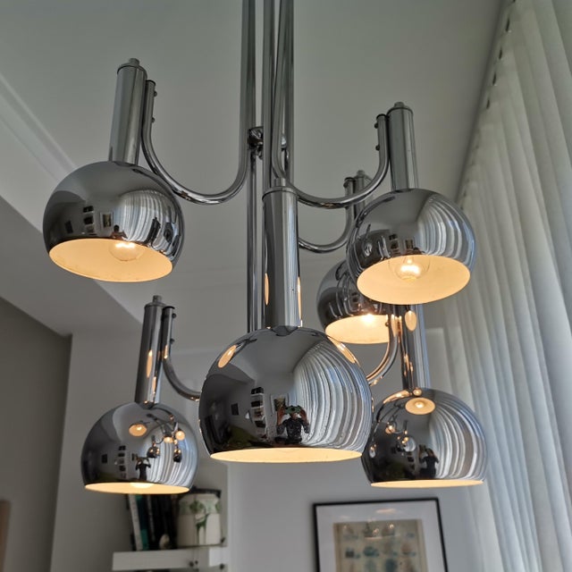 Metal Large Italian Modern Silver Chromed 6-Light Cascading Chandelier, 1990s For Sale - Image 7 of 12