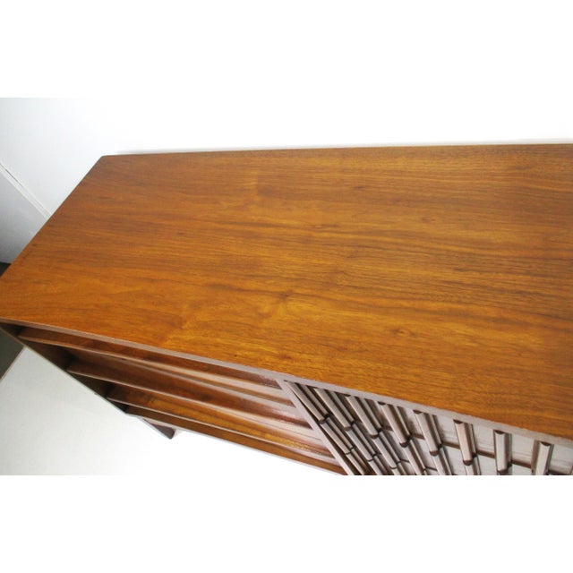 Mid Century Walnut 9 Drawer Low Boy Dresser in the Style of Altavista Lane For Sale - Image 11 of 13