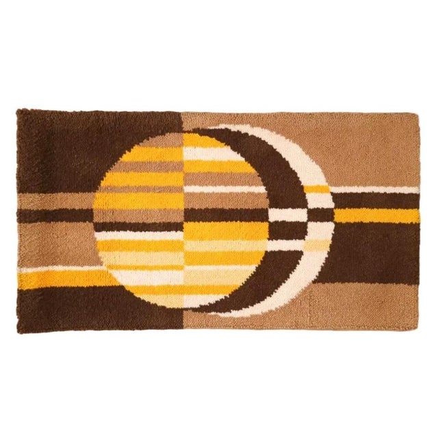 Mid-Century Modern German Wool Wall Tapestry, 1970s, in Flawless conditions. Designed 1970 to 1979
