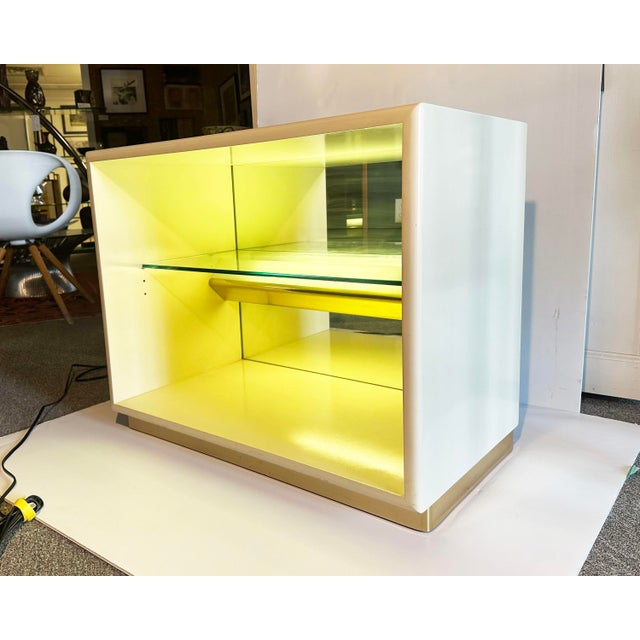 Mid-Century Modern Illuminated End Tables by Milo Baughman for Thayer Coggin For Sale - Image 3 of 9