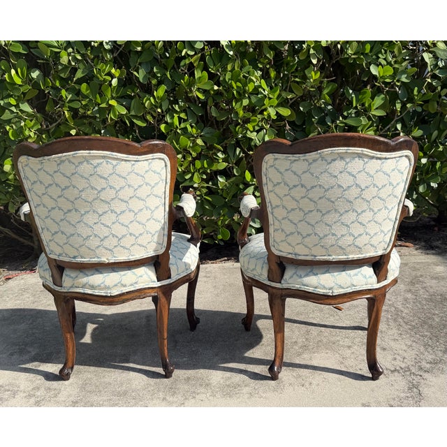 Antique French Louis XV Style Walnut Bergère Armchairs, a Pair For Sale In Naples, FL - Image 6 of 18