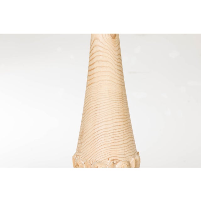 Mid 20th Century English Midcentury Pine Table Lamps with Natural Finish and Lucite Bases - Pair For Sale - Image 9 of 12