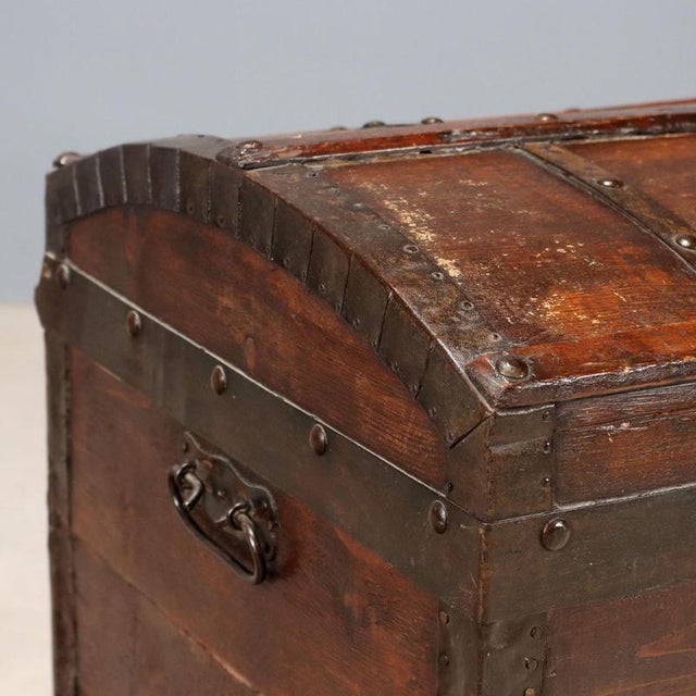 Antique Trunk in Walnut and Painted Oak, 1800s For Sale - Image 6 of 12