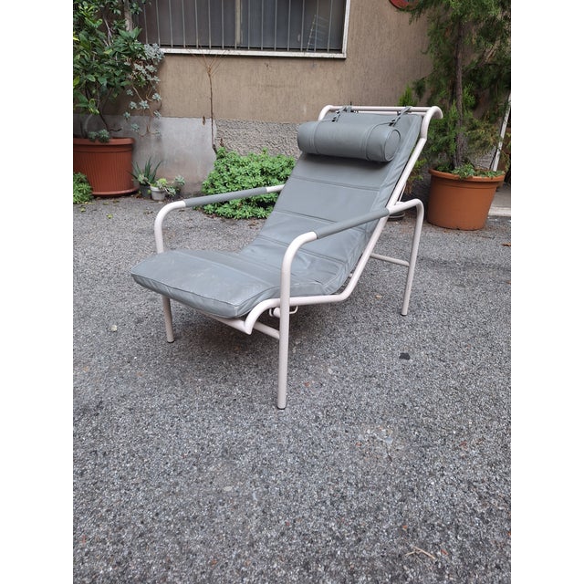 Genni Model Chaise Longue in White Frame and Grey Leather by Gabriele Mucchi for Zanotta, 1990s For Sale - Image 16 of 18