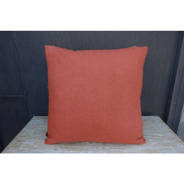Pair of Metallic and Chenille Appliqued Linen Pillows by Melissa Levinson For Sale In Los Angeles - Image 6 of 6