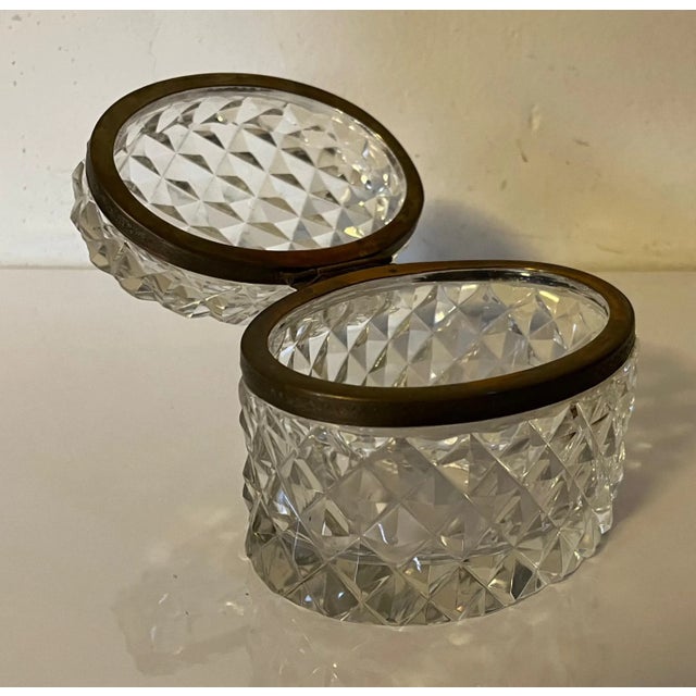 Early 20th Century Early 20th Century French Cut Crystal Oval Hinged Glass Box For Sale - Image 5 of 13