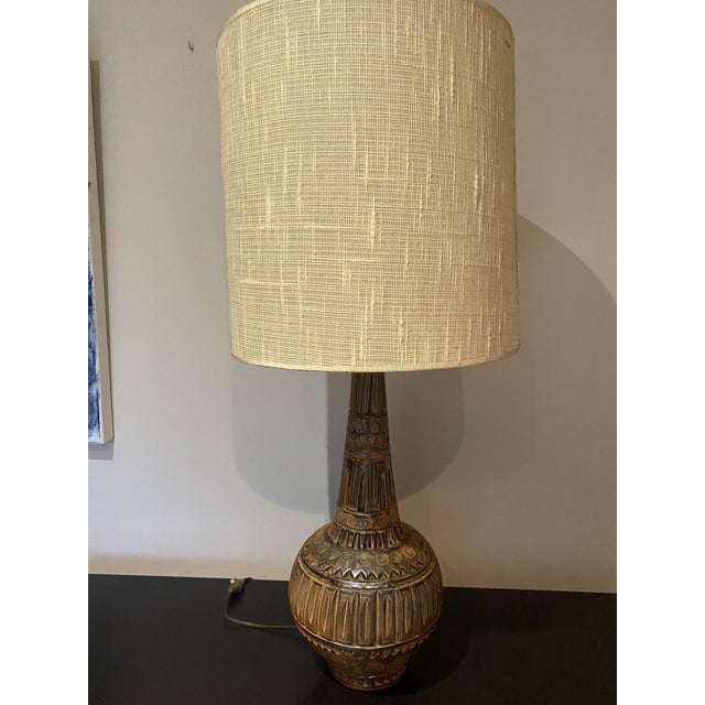 Important ceramic lamp by Huguette and Marius Bessone, Vallauris, 1950. Height to socket: 60 cm Diameter: 25 cm Lampshade...