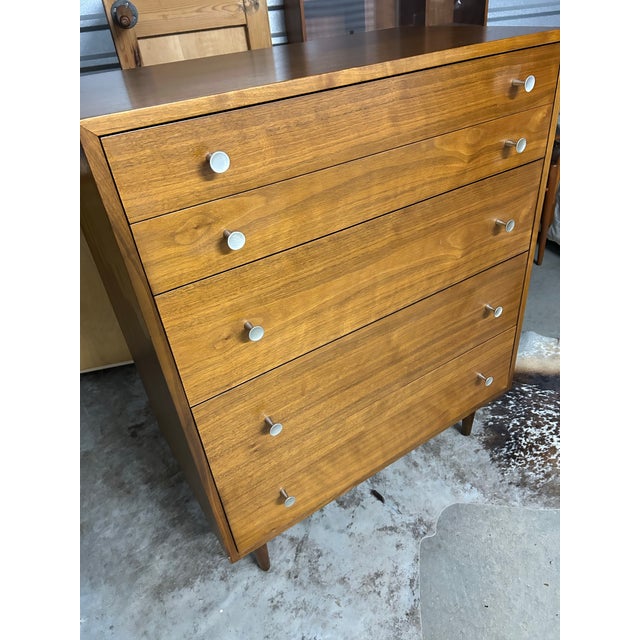 Beautiful 1960s chest of drawers in MCM style Clean throughout Drawers slide perfectly Tapered legs Excellent condition