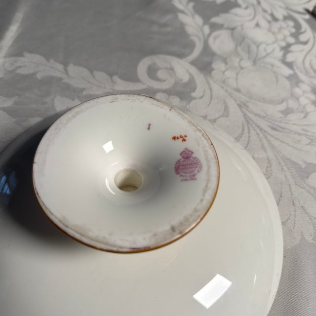 Early 19th Century Antique Minton’s “Cockatrice” Footed Plate. For Sale - Image 5 of 5