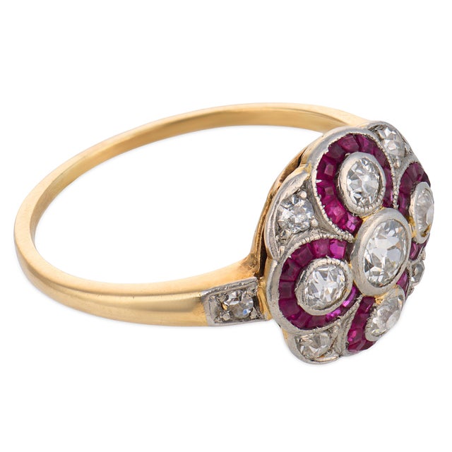 1910s Edwardian Diamond Ruby 14k Yellow Gold Platinum Cluster Ring, Size 7.25 For Sale - Image 4 of 6