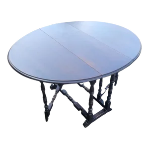 Antique Walnut Gatelegs Oval Table, Circa 1910s