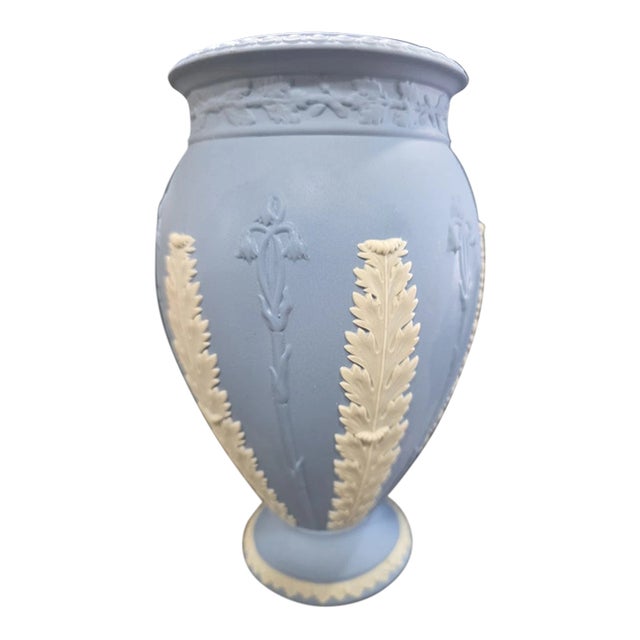 Vintage Mid-Century Modern Wedgwood Jasperware Acanthus and Bullrush Blue Vase For Sale