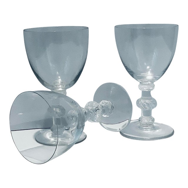 Signed 1950’s Vintage Lalique ‘Saint Hubert’ Crystal ‘Bourgogine’ Wine Goblet With 3 Frosted Leaf Decorations on the Stem, Art Deco Style- Set of 3 For Sale