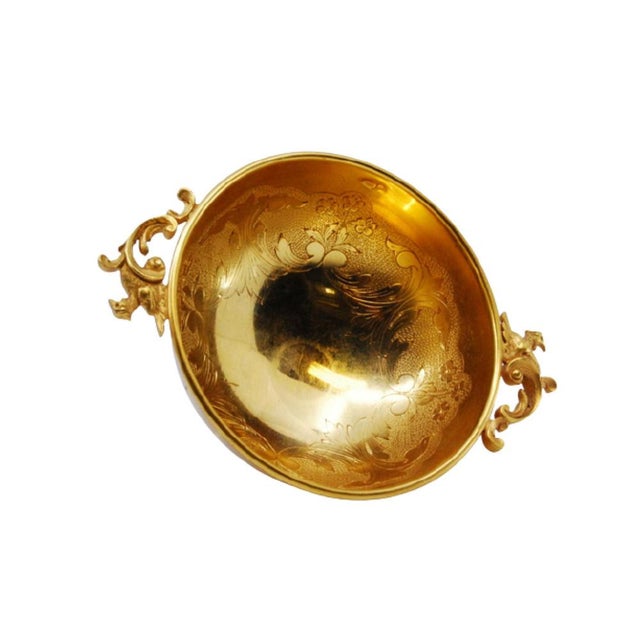 Silver Gold-Plated Silver Candy Box with Reliefs and Bird-Shaped Wing Applications For Sale - Image 8 of 8